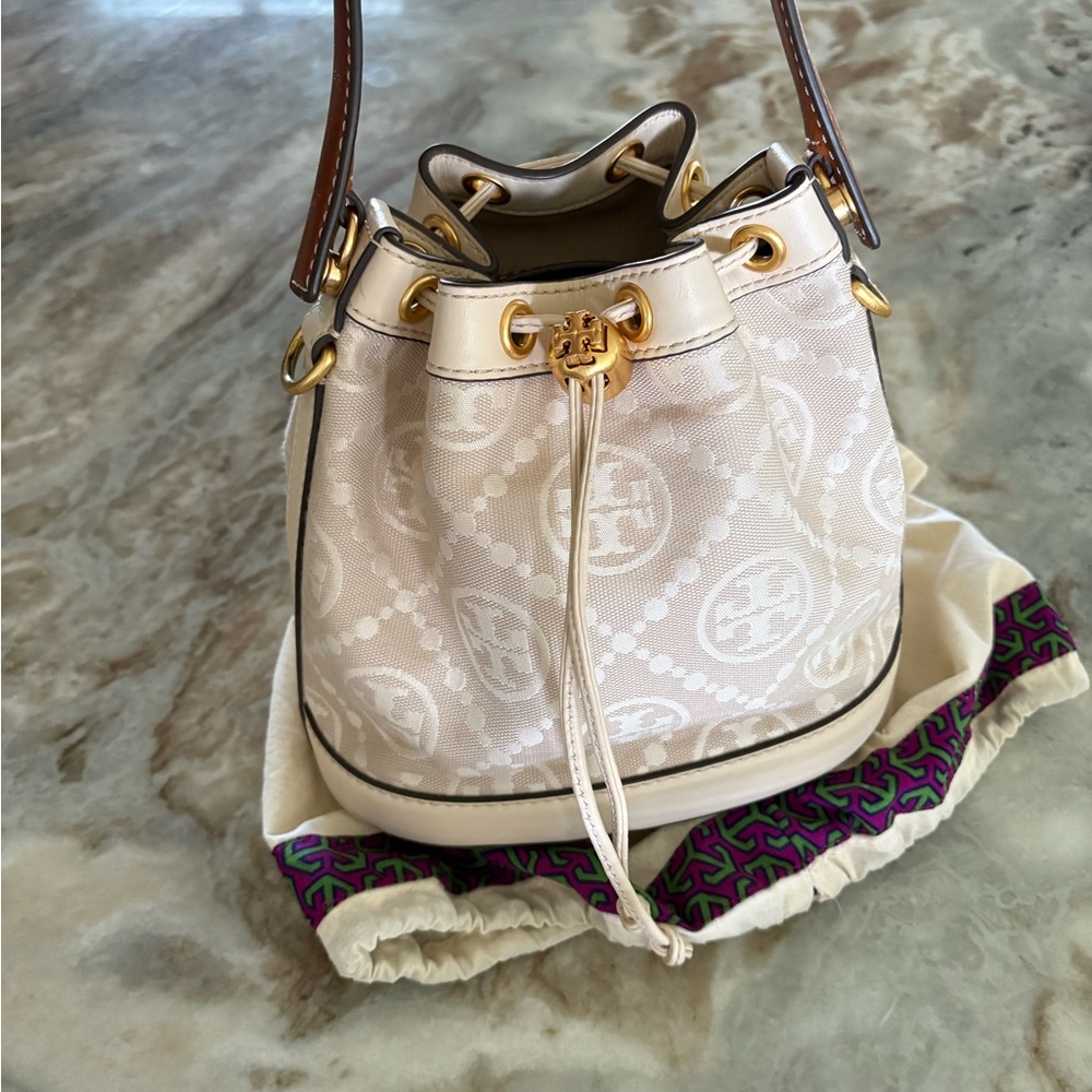 Tory Burch White and Gold Shoulder Bag
